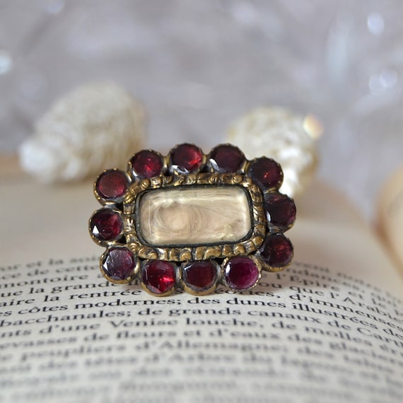 Antique Georgian Gold Mourning Brooch: Garnet & Hair Jewelry