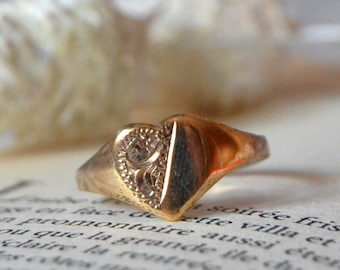 9ct gold heart shaped signet ring. Love ring, unique gift for her