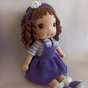 Amigurumi Häkelpuppe, personalisierte Puppe Curly Girl, personalisierte Baby-Spielzeug, Baby-Dusche-Geschenkkorb, Kleinkind-Spielzeug 3 Jahre alt