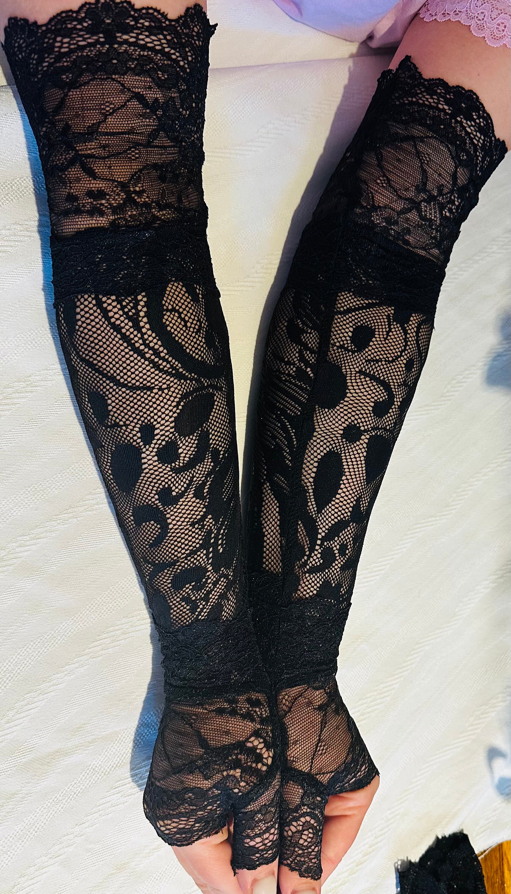Black Floral lace fingerless gloves