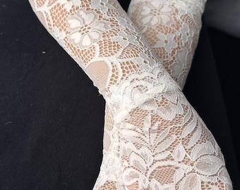 Ivory lace fingerless gloves