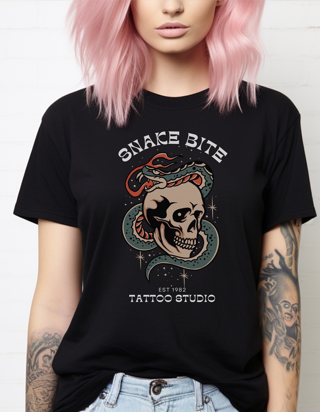 Snake Bite Tattoo Studio T-shirt / Unisex Vintage American Old School ...
