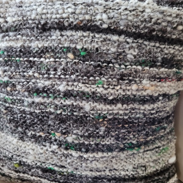 Schafwollkissen - selbst gesponnen und gestrickt