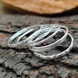 Stapelringar i sterlingsilver: Pärlbesatta, Tvinnade, Prickiga