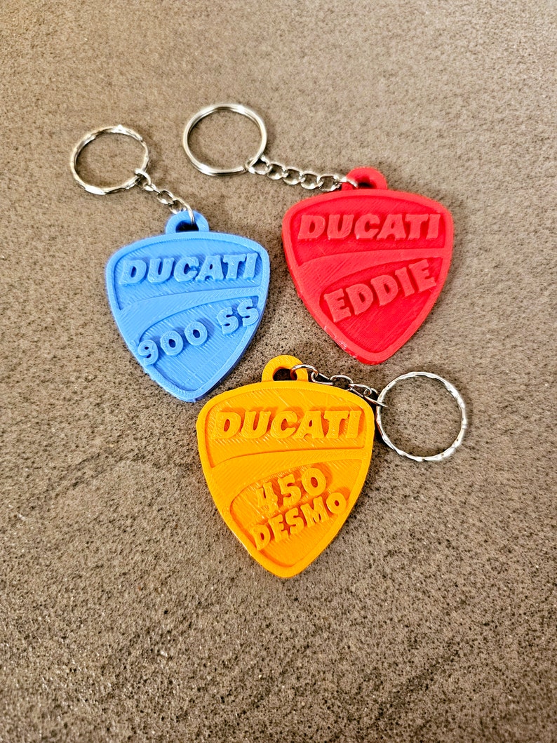 Llavero Ducati con nombre personalizado para moto, coche, mochila, bolso, gimnasio, idea de regalo, cumpleaños, fútbol, fiestas, llavero, motero imagen 8