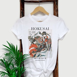 Aesthetic Japanese Woman T-Shirt • Japan Streetwear Fashion • Japanese Culture Shirt • Vintage Painting Tshirt • Kanji Style Unisex Top