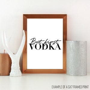 Wydrukowana sztuka „But First Vodka” Wydruk cyfrowy, Dekoracja biura, Minimalistyczny plakat, Wydruk typograficzny, Sztuka ścienna, Wydruk czarno-biały, BlahBlahInc