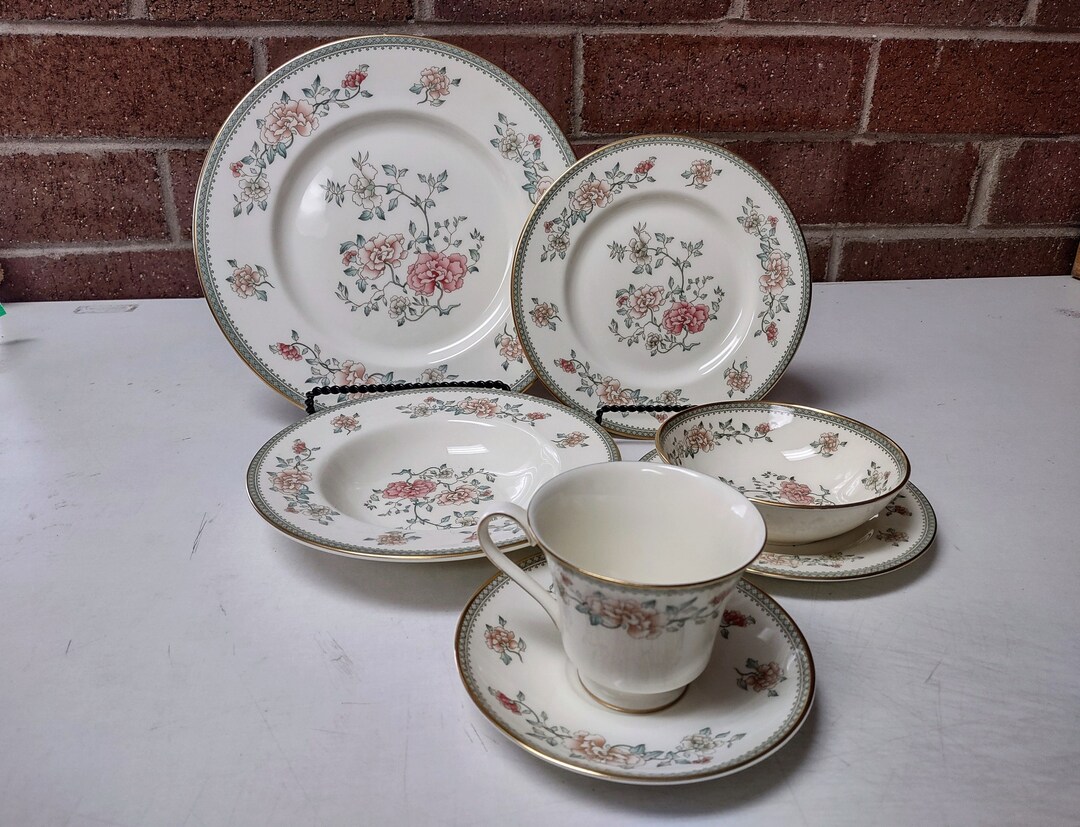 Royal Doulton Minton Jasmine China Set 7piece Place Setting Made in