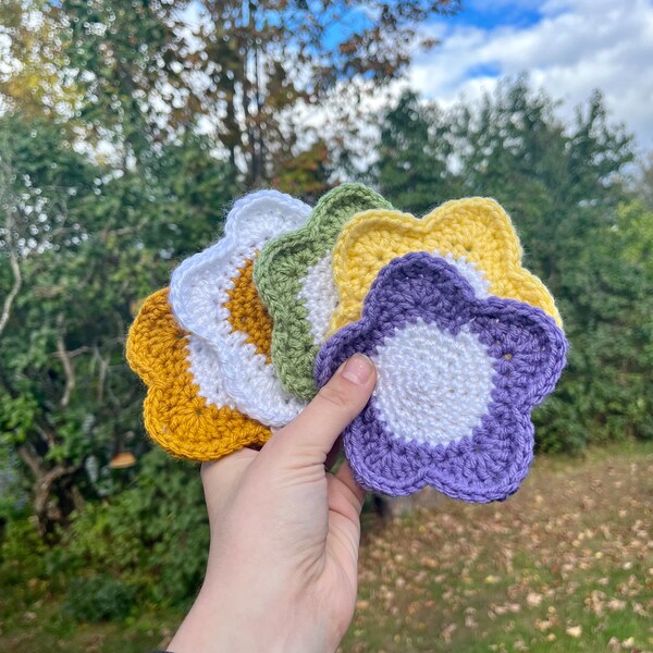 Crochet flower coasters | crochet coasters | flower coasters | crochet flowers | crochet daisy | coaster set |