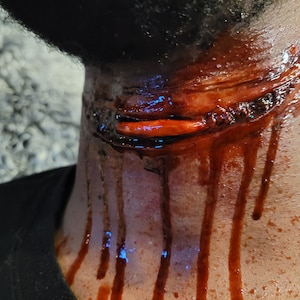 Detailed Slit Throat Encapsulated Silicone Prosthetic |SFX Makeup|Film|Halloween|Cosplay|Gore