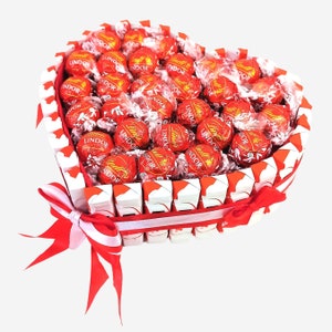 Cadeau chocolat Anniversaire gâteau KINDER Ferrero Rocher Raffaello insolite personnalisé SaintValentin Coffret gourmandises Original Femme image 1