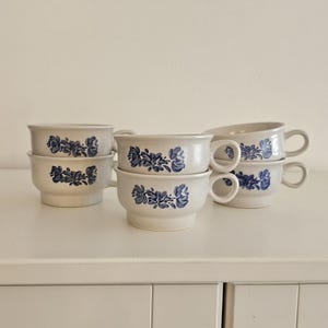 Pfaltzgraff Yorktowne Set of 6 Soup or Coffee Stoneware Mugs with Handle