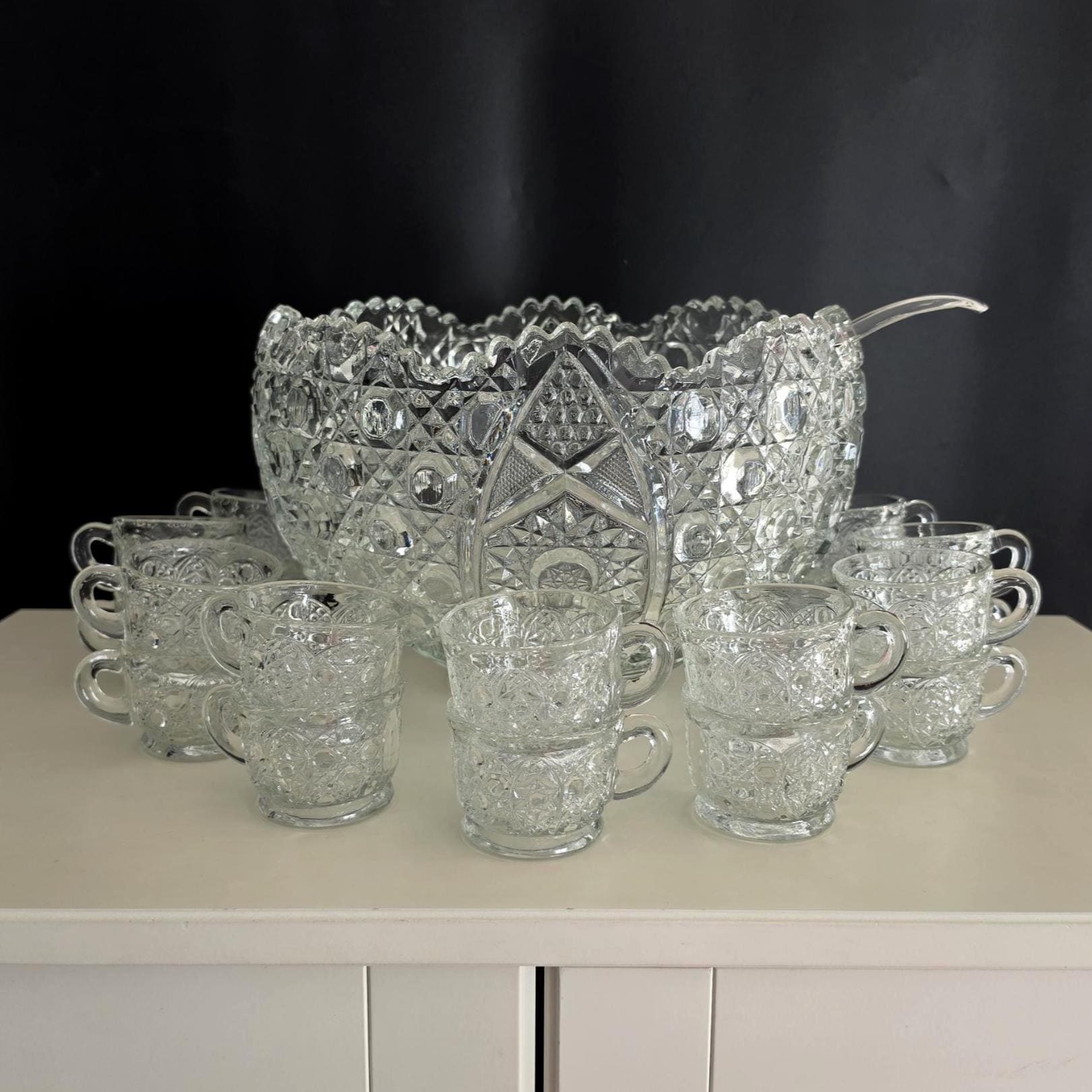 Vintage Punch Bowl and Glasses - Etsy