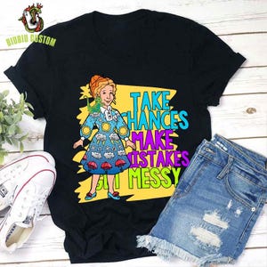 Camiseta de profesor &quot;Arriesgarse, cometer errores, ensuciarse&quot;, camiseta de profesor, frases de enseñanza, camiseta de regreso a clases, camiseta de Miss Frizzle