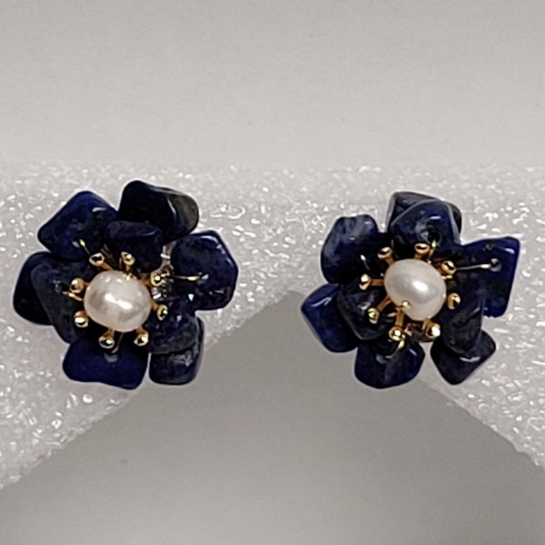 Lapis lazuli and freshwater pearl flower stud earrings