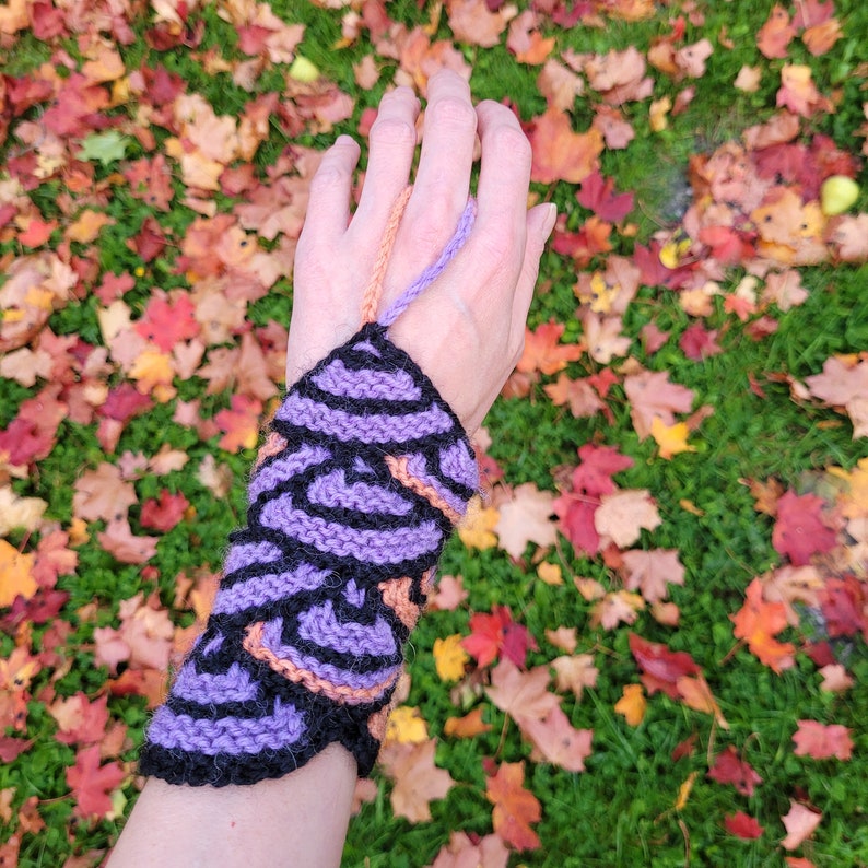 Wrist Warmer Knitting Pattern leikki Designed for Etsy