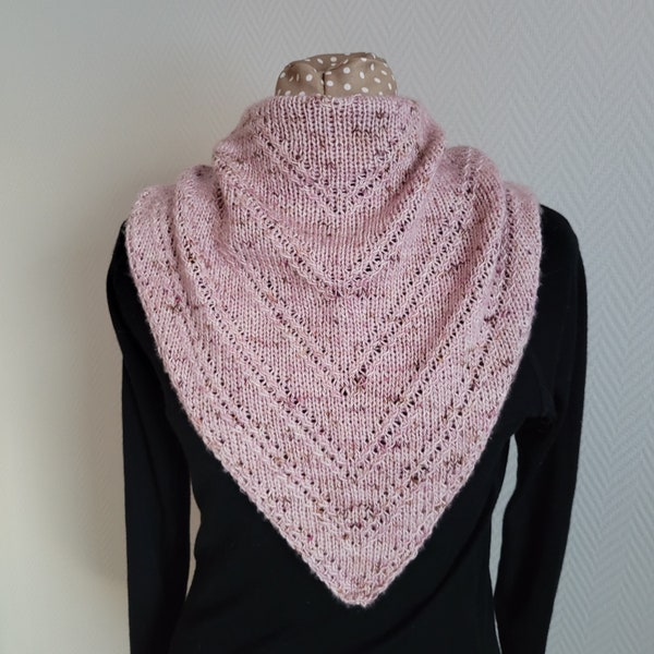 Lace Scarf Knitting Pattern, Knitted Triangle Scarf Pattern "Neito", Designed for Fingering Yarn