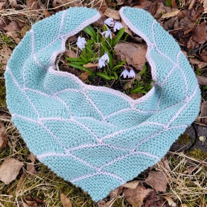 Easy Knit Bandanna Scarf Pattern: DK Weight Yarn (PDF Pattern)