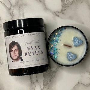 ça sent les bougies végétaliennes Evan Peters | Cadeaux pop culture | Bougies de célébrités | Idées cadeaux d&#39;anniversaire | Cadeau fantaisie amusant