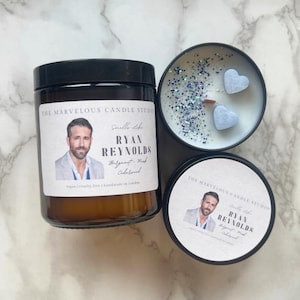 Velas veganas con aroma a Ryan Reynolds / Regalos de cultura pop / Velas de famosos / Ideas para regalos de cumpleaños / Regalos divertidos y novedosos