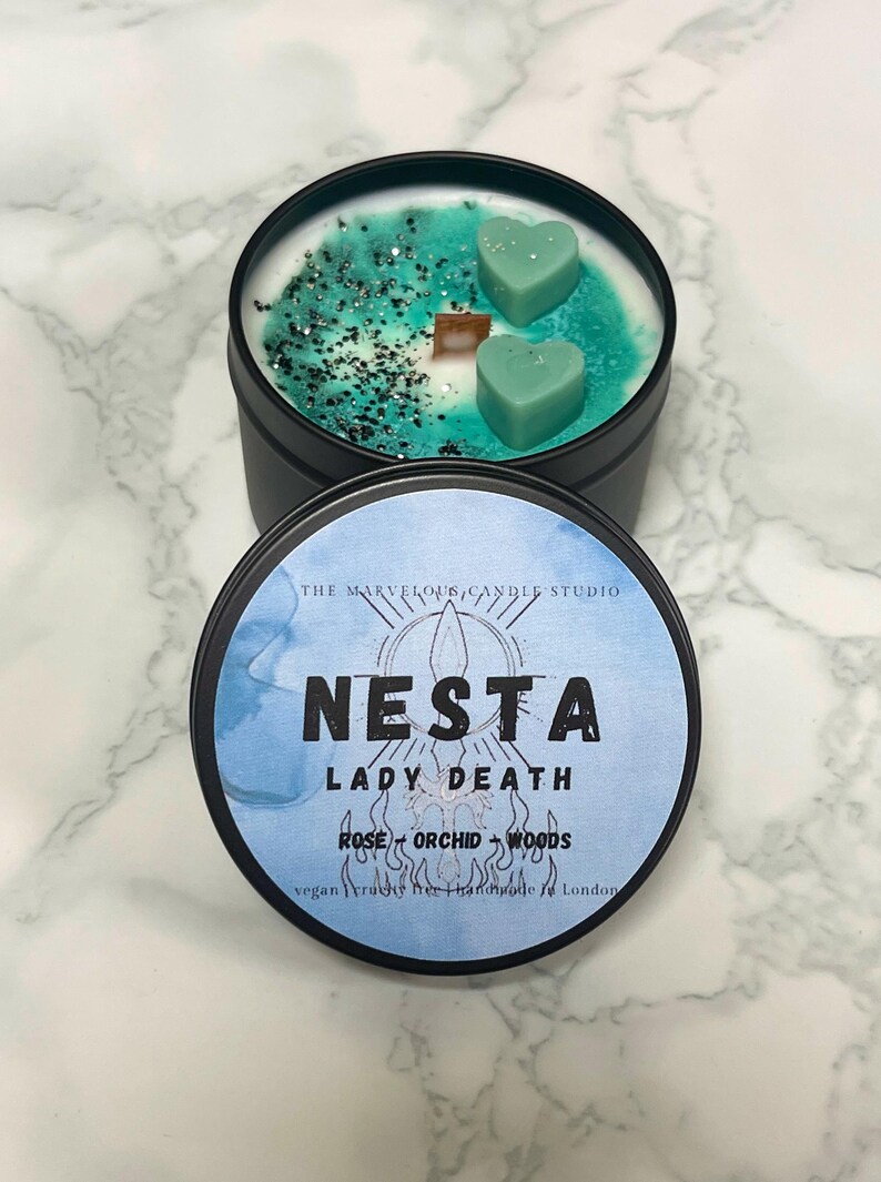 Vela Nesta Archeron con licencia oficial de ACOTAR Merch / Vela de cera de soja / Sarah J Maas Una corte de espinas y rosas Regalo literario 4oz candle