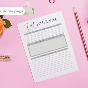 Może przedstawiać: Drukowalna strona dziennika wizyt z sekcjami na datę, informacje o um&oacute;wieniu, pytania do zadania i notatki z wizyty. Strona znajduje się na r&oacute;żowym tle z r&oacute;żą, oł&oacute;wkiem i spinką do włos&oacute;w.
