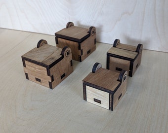 Little wood boxes for little things that go in little boxes.