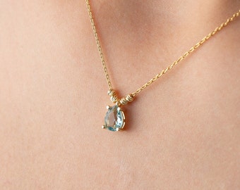 Aquamarine Silver Necklace • Aquamarine Pendant • March Necklace • Light Blue Necklace • Silver Aquamarine • Aquamarine Gemstone