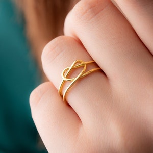 Handgemaakte hartvormige zilveren draad ring, sterling zilveren sierlijke ring voor haar, stapelbare minimalistische ring, sterling zilveren fijne sieraden afbeelding 1