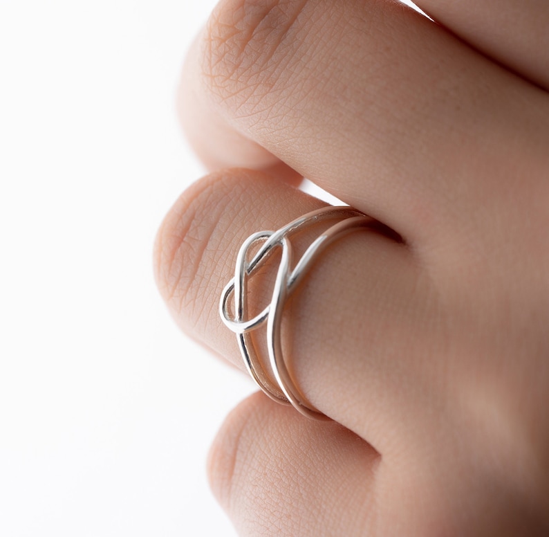 Handgemaakte hartvormige zilveren draad ring, sterling zilveren sierlijke ring voor haar, stapelbare minimalistische ring, sterling zilveren fijne sieraden afbeelding 3