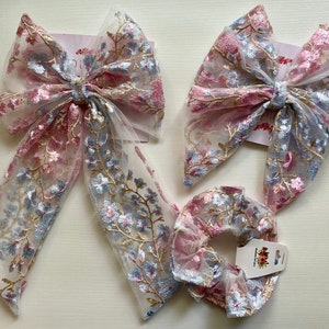 Beautiful Embroidered Bows and scrunchie set