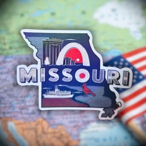 Missouri - Sticker,gate Arch + Flussboot Design | Wasserdichter holografischer Vinylaufkleber, amerikanischer Zustandaufkleber, Reisekarte, Zustandauslösung