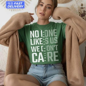 Philadelphia Slogan Graphic Tee, Trendy Philly Shirt, Casual Graphic Tshirt, Cool Urban Style Top, Unique City Apparel