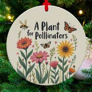 Een plant voor bestuiver tuinornament, vlinder bij bloem decor, wilde bloemen buiten decoratie, natuurliefhebber cadeau, eco-vriendelijke kunst