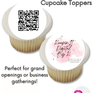 Op de afbeelding: Twee cupcake-toppers, een met een roze aquarelontwerp en de tekst "Keepin It Digital By K" en "READY TO USE & CUSTOMIZABLE TEMPLATES", de andere met een zwart-witte QR-code.