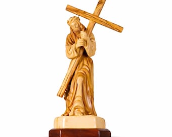 Jesus Carrying the Cross Statue