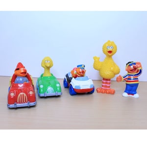 Vintage Sesame Street Figures Lot of 5- Some Die Cast Playskool Read Description
