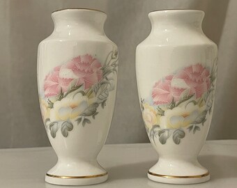 Vintage Finsbury 2 Small Bud Vases, Pastel Floral, Collectable, Housewarming, Birthday Xmas Gift Her, Wife, Girlfriend, Partner, Mum or Dad