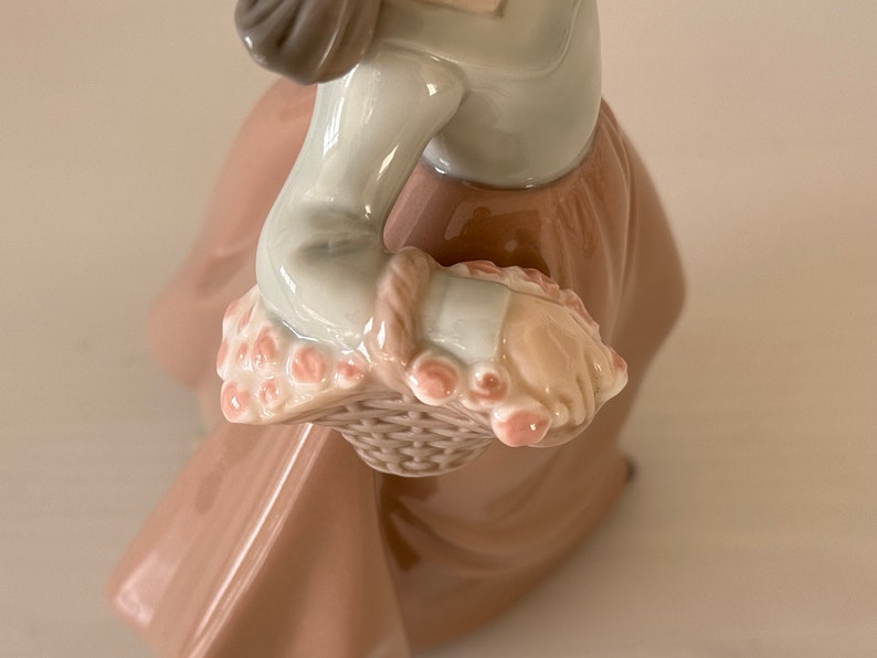 Vintage Lladro NAO “out for a Stroll” 1087 Girl With Flower Figurine ...