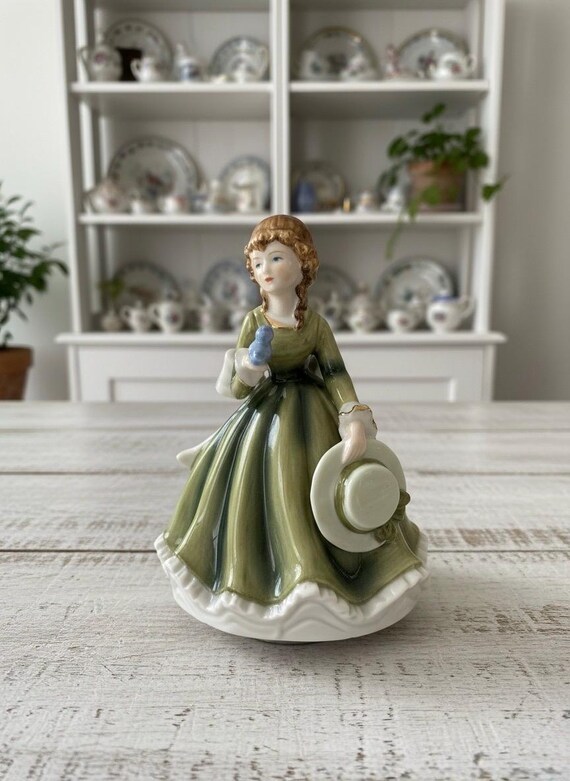 ヴィンテージ オルゴール 置物 女性 少女 鳥 磁器 回転 ララのテーマ