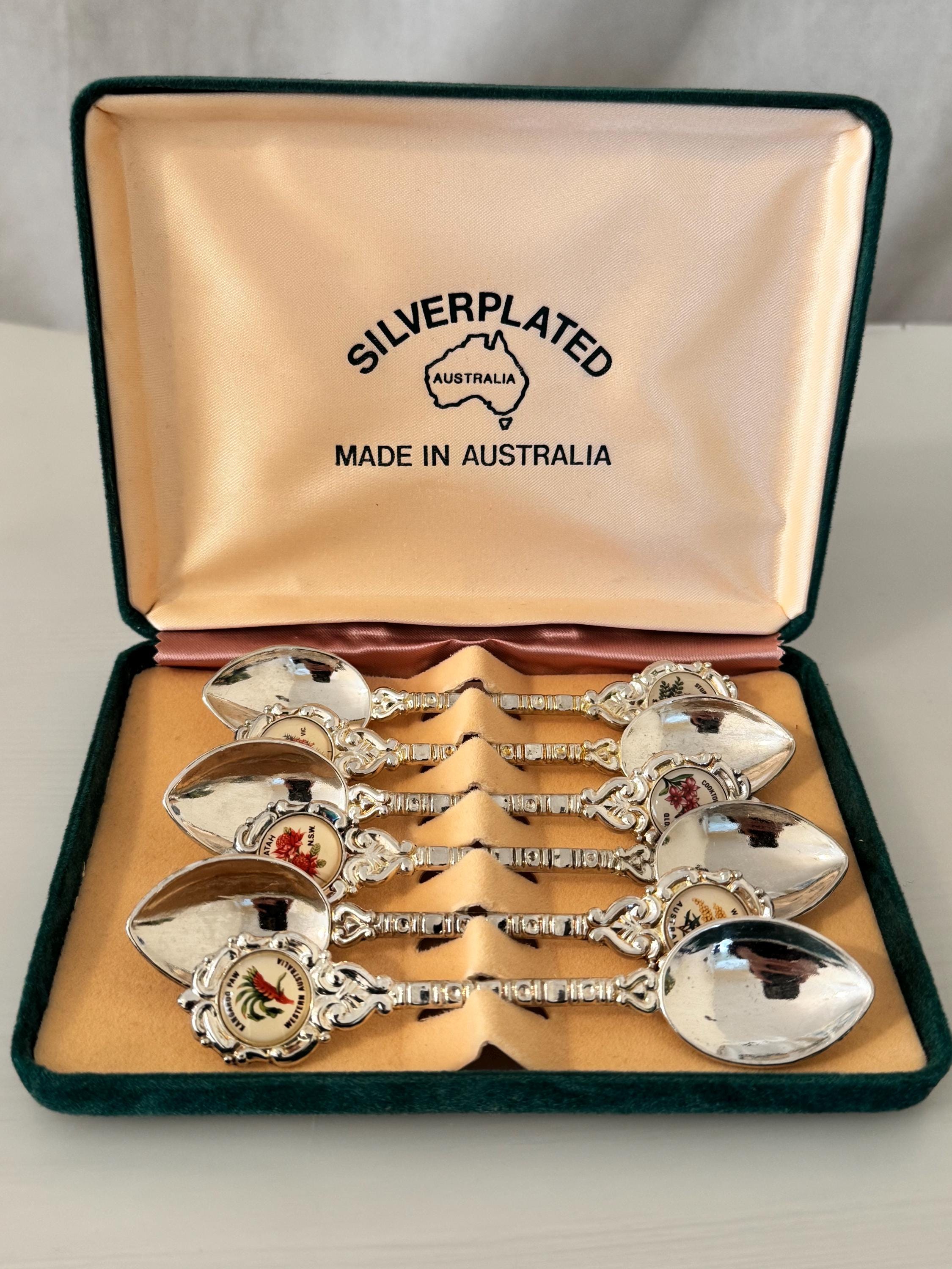 ヴィンテージ JJK オーストラリア装飾真鍮ティースプーン2とスクープ