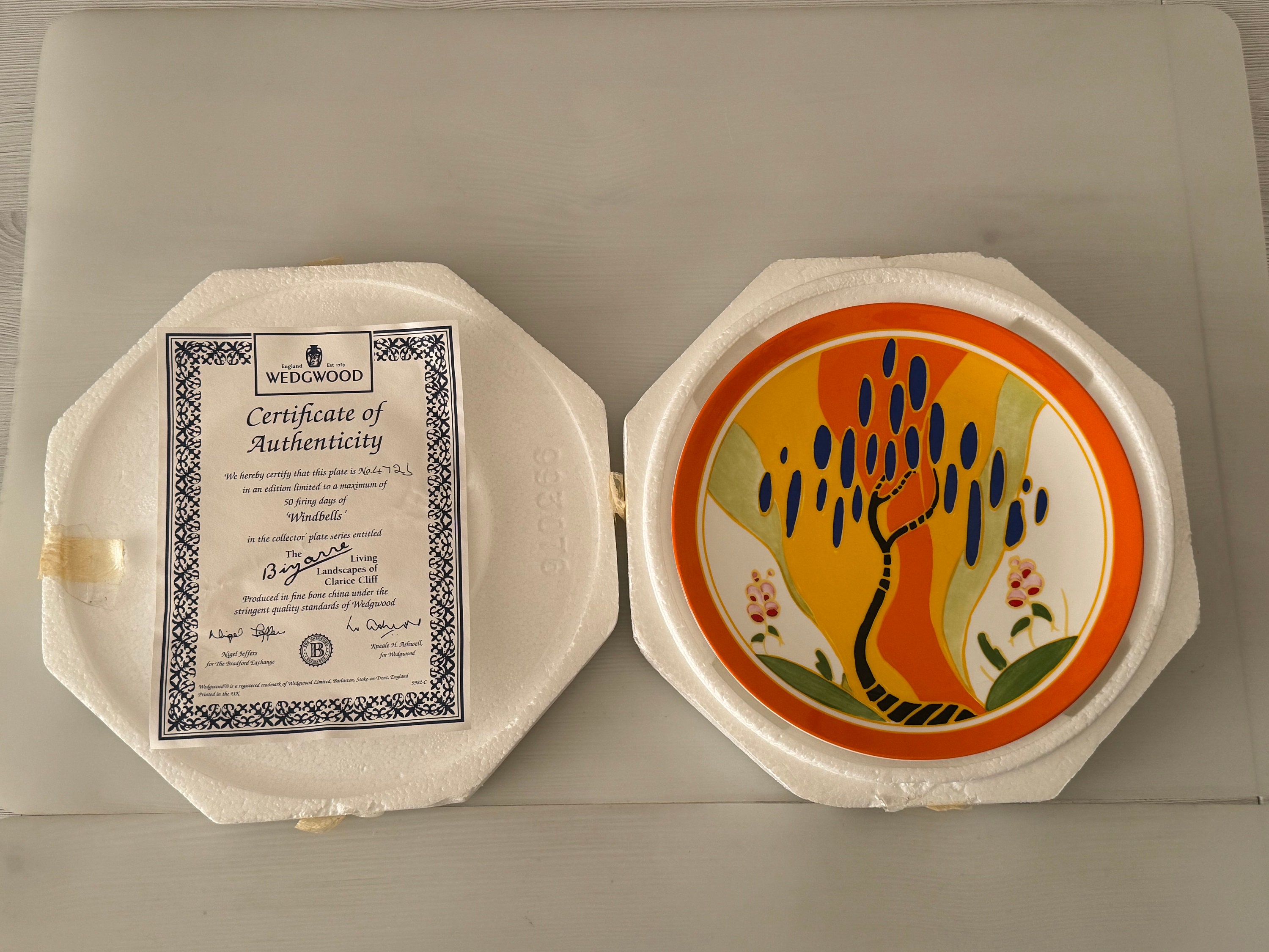 Rare Pack Clarice Cliff Bizarre, Windbells 8 Inch Display Plate