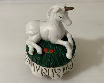 VTG Unicorn Music Box Porcelain Figurine Sankyo Japan, Rotating, Collectable Birthday Xmas Gift 4 Her Him Wife Girlfriend Partner Mum or Dad