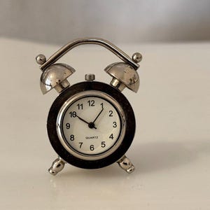 Vintage Retro Miniature Quartz Clock Metal Silver Tone Fathers Day Collectable Birthday Xmas Gift for Her Him Mum Dad Wife Husband Partner