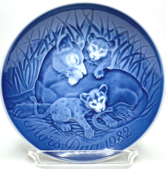 Vintage B & G Lion and Cubs Plate 1982 - Mother's Day Lion Plate - Bing and Grondahl - Gift for Mom - Cobalt Blue - Denmark