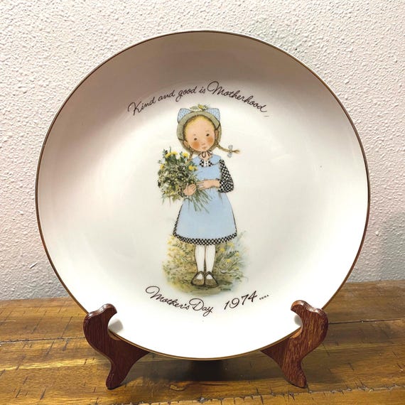 Vintage Holly Hobbie Mother's Day Plate 1974 - Commemorative Edition - World Wide Arts - Gift for Mom