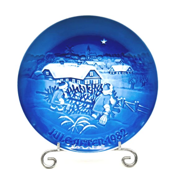 Vintage Bing and Grondahl (B&G) 'The Christmas Tree' Limited Edition Collectible Plate - Christmas 1982