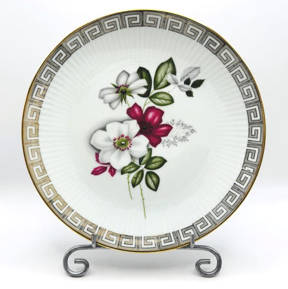 Vintage Bareuther Waldsassen Bavaria Plates with White and Pink Florals - Set of 2