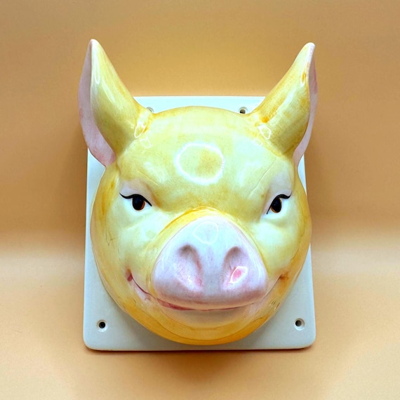 Vintage Made in Japan Pig Wall Hanging – Mid-Century Ceramic Wall Decor