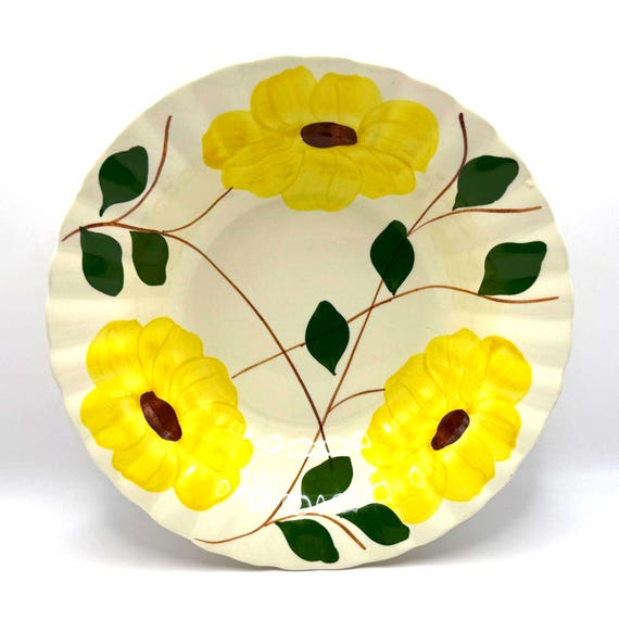 Charming Southern Pottery Bowl - Blue Ridge 'Yellow Noonday' Design